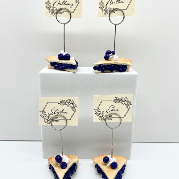 Blueberry Pie Place Card Holders - Set of 2 Hand-Sculpted Table Setting Decor - Picture 8 of 10